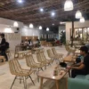 Coffee Toffee Garut Suguhkan Café Dengan Konsep Pantai yang Aesthetic