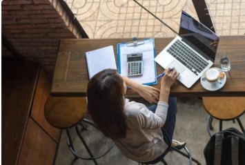 5 situs Freelancer Bisa Tambah Penghasilan Kamu (foto sutterstock)