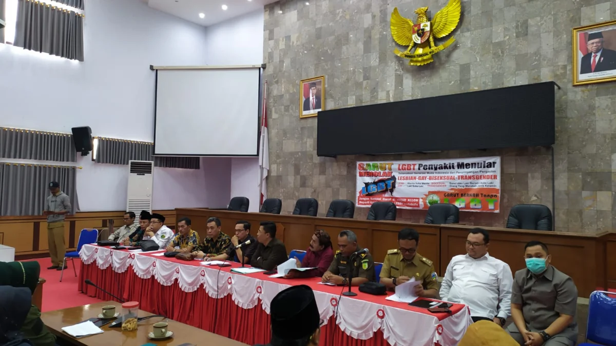 Aliansi Umat Islam Garut melakukan audiensi dengan DPRD dan SKPD dari Pemkab Garut membahas LGBT