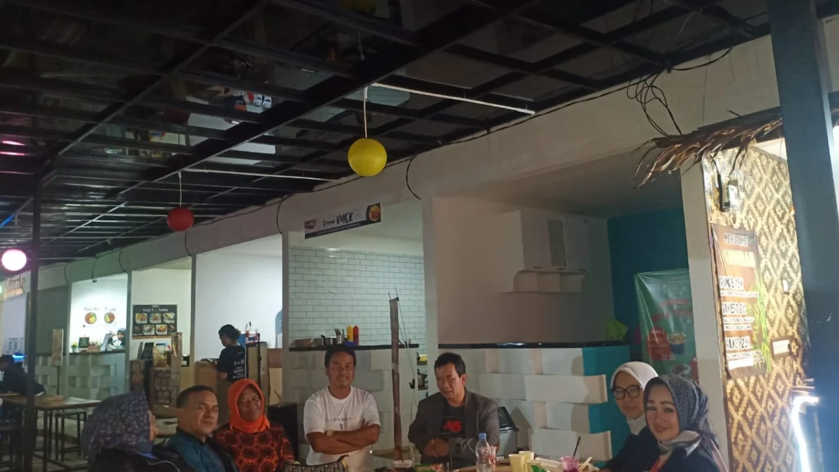 Tim OTW ngobrol dengan Anggota DPRD Garut bahas masalah LGBT