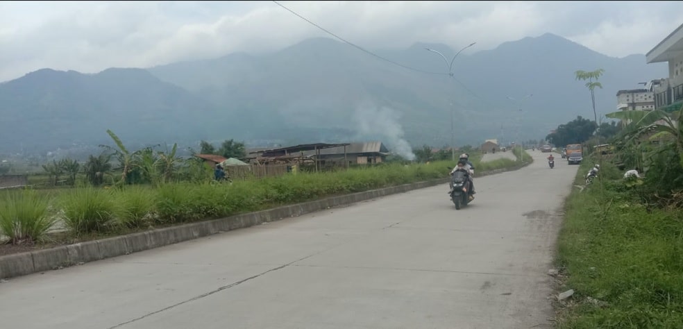 Jajaran Pegunungan di kawasan Rancabango, Kecamatan Tarogong Kaler. Salah satunya ada Gunung Putri. Gunung Putri, selama ini menjadi Lokasi Paralayang Terbaik dengan Panorama Alam yang Damai