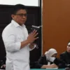 Ferdy Sambo memberi salam sebelum dimulainya sidang lanjutan kasus pembunuhan berencana terhadap Brigadir J (istimewa)