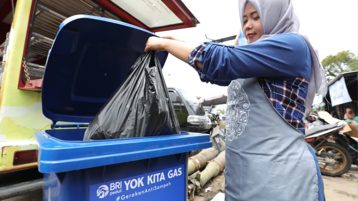 BRI Tanggulangi masalah sampah membantu pemerintah dengan program bernama Yok Kita Gas