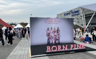 konser black pink GBK