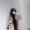 Style Kemeja Kotak-Kotak Wanita Berhijab Terkesan Kece