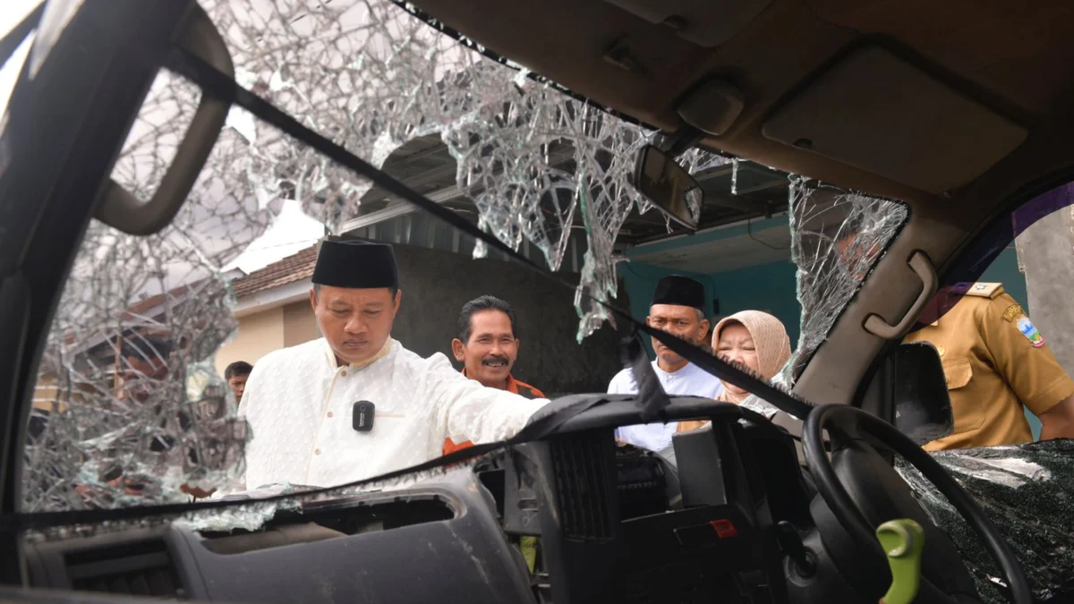 Wagub Uu Tengok Warga Garut yang Sempat Viral Dituduh Penculik di Muratara, Korban Diberi Modal Usaha