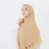 6 Inspirasi Gamis Putih, Cocok pake Jilbab ini!