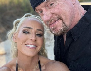 Fakta Michelle McCool Seorang Istri Undertaker (Foto Instagram @mimicalacool)