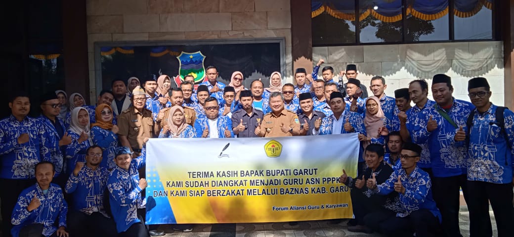 Guru PPPK di Kabupaten Garut deklrasi akan bayar zakat ke Baznas Garut