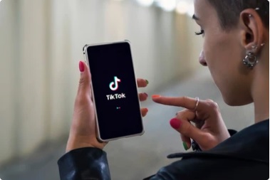 Cara Mengembalikan Video Tiktok yang Terhapus dan Inilah Penyebabnya (foto sutterstock)