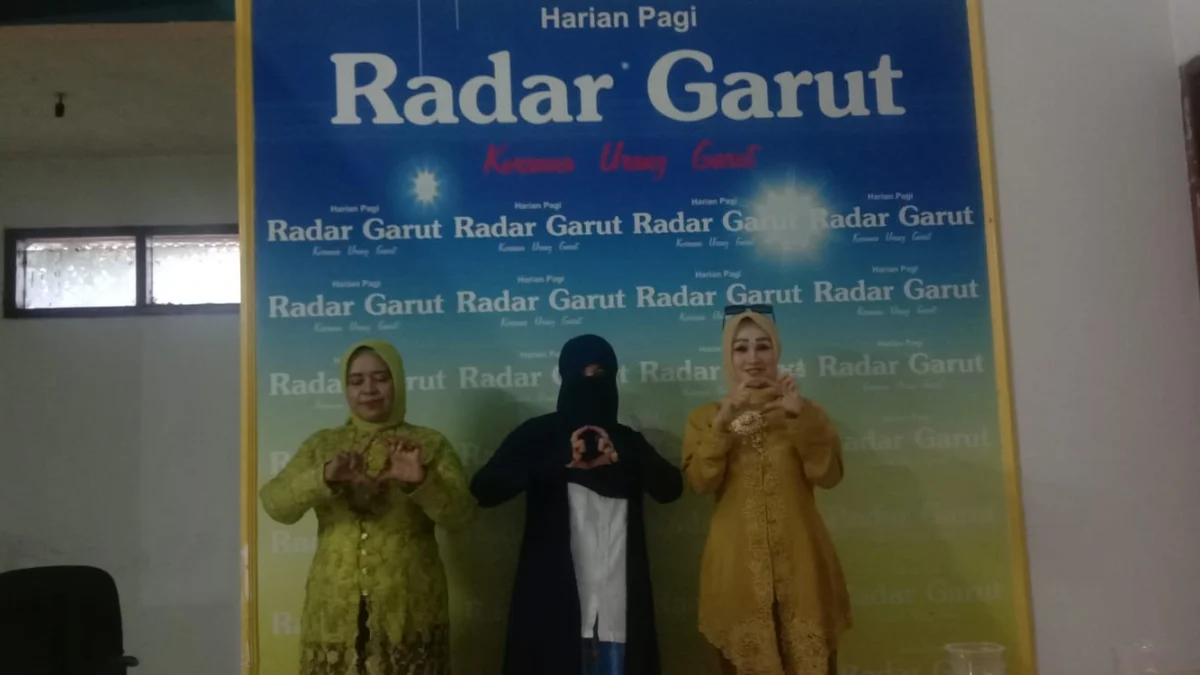 Pengurus Komunitas OTW Wahegar berkunjung ke Kantor Redaksi Radar Garut