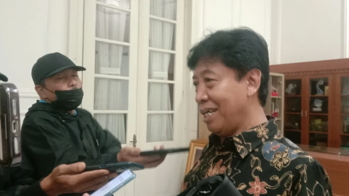 Prof, Dr Uman Suherman AS, M.Pd ketika diwawancarai awak media usai seminar