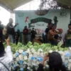 Atraksi Seni Debus di Desa Cibunar Memukau Penonton