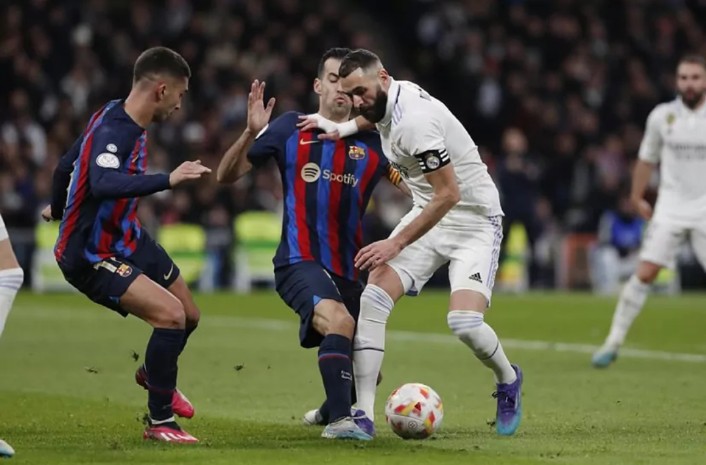 Benzema Dipastikan Tampil di El Clasico, Sedangkan Pedri akan absen karena cedera