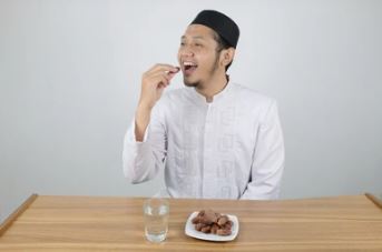 Tips Memilih Makanan Sehat Buat Berbuka Puasa 2023