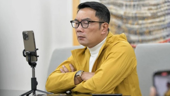 Ridwan Kamil : Tak Usah Dipecat, Terkait Guru Honorer yang Viral Karena Dipecat Usai Kritik Dirinya