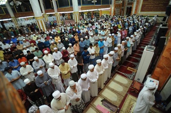 Apakah Boleh Meninggalkan Solat Tarawih? Inilah Hukumnya (foto Pinterest)