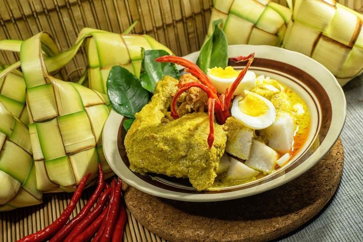 Cara Membuat Opor Ayam dan Ketupat Untuk Lebaran (foto pinterest)