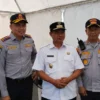 Wakil Gubernur Jabar bersama dengan Kadishub Jabar, Kadishub Garut, Camat Kadungora sedang berdialog di tenda Posko Pemantaun, Cihuni, Kadungora, Rabu (26 April 2023)