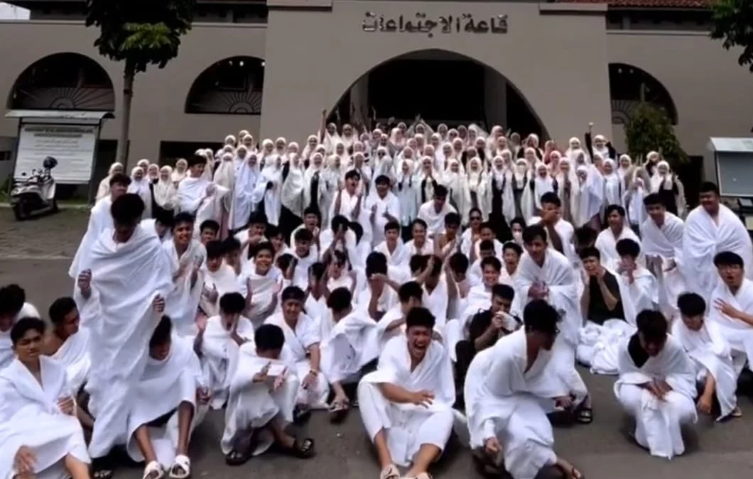 VIRAL Siswa Darul Arqam Garut Study Tour Umroh