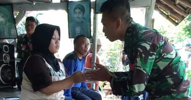 Sosok Prajurit TNI AU Penendang Emak-emak Akhirnya Minta Maaf Langsung Ke Korban