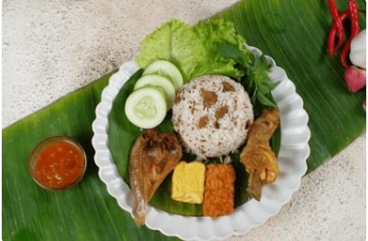 Makanan khas Tasikmalaya, salah satunya nasi tutug oncom (foto shutterstock)