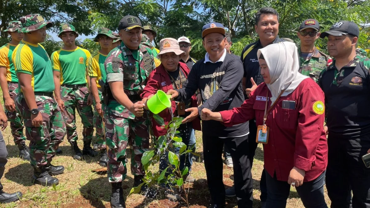 Cegah Longsor dan Udara Sehat, Pemprov Kejar Target 100 Juta Penanaman Pohon