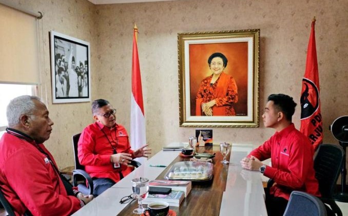 Wali Kota Surakarta Gibran Rakabuming Raka memenuhi panggilan Sekjen PDI Perjuangan Hasto Kristiyanto di Jakarta, Senin (22/5/2023).-PDI Perjuangan-PDI Perjuangan