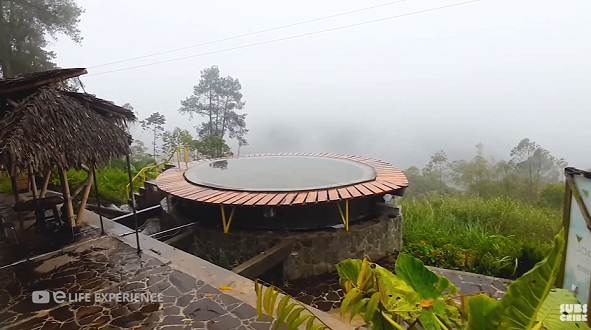 Objek Wisata Kamodjan Fillage Yang Sedang Hits Dengan Panorama Alam Memukau Di Garut