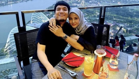 Rumah tangga Desta dan istri diujung tanduk setelah pria yang kerap dipanggil Botuna ini disebut telah mengajukan permohonan cerai kepada sang istri