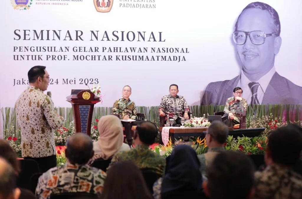 Prof. Mochtar Kusumaatmadja Diusul Pahlawan Rakyat, Ridwan Kamil Minta Dukungan