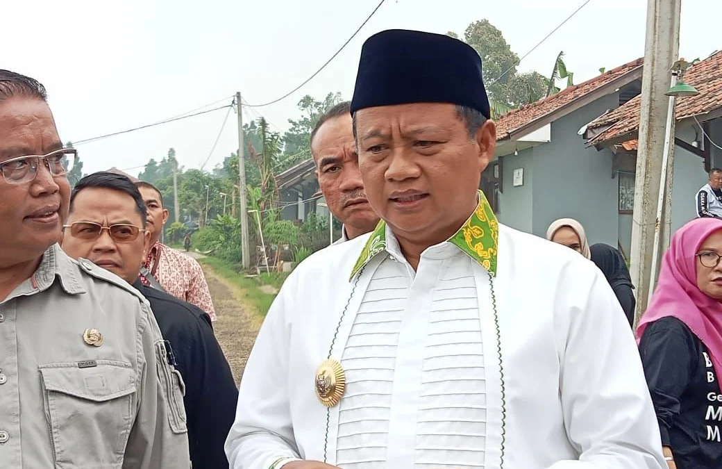 Wakil Gubernur Jawa Barat, Uu Ruzhanul Ulum saat meninjau Pusat Pelayanan Sosial Griya Bina Karya di Jalan Kolonel Masturi, Cisarua, Kabupaten Bandung Barat, Selasa 6 Juni 2023. (UWIT/JABAREKSPRES)