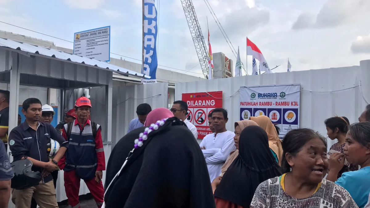 Minta Kompensasi, Emak-emak Geruduk Pelaksana Proyek Jembatan Parungsari Kota Banjar