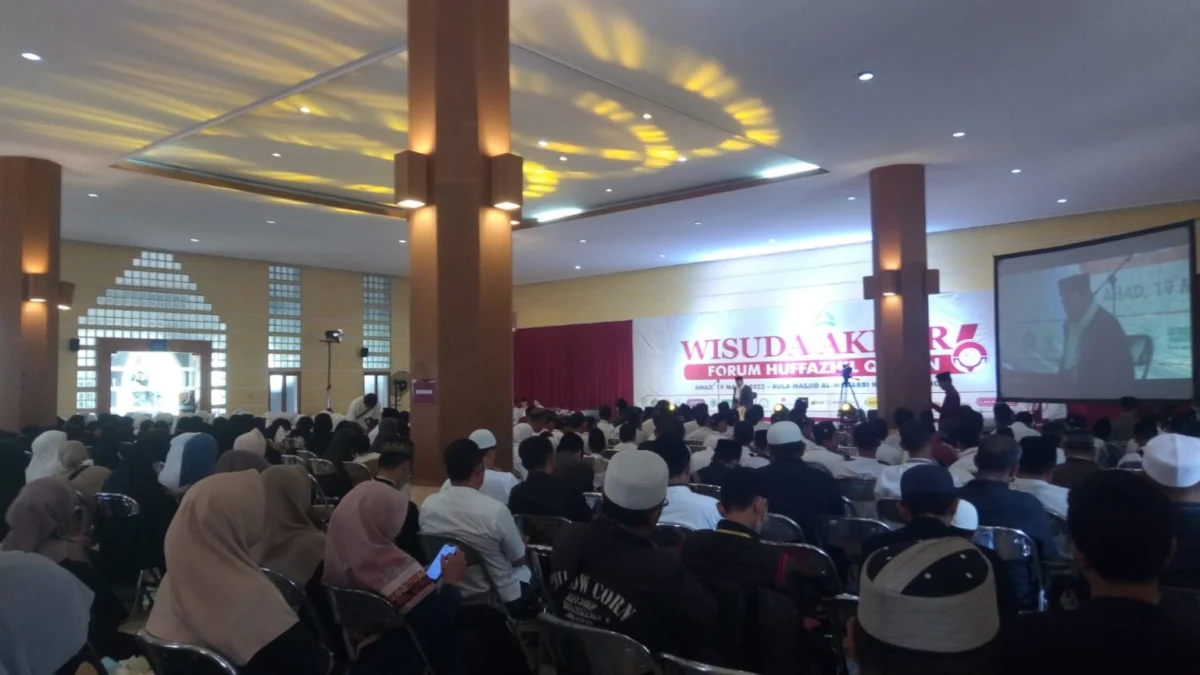 265 Santri Tahfidz di Wisuda Akbar Hafidz Quran FHQ Jabar