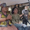 ibu Ida Dayak bersama istri Jenderal TNI (Purn.) Andika Perkasa,