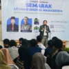 Ketua Komisi 1 DPRD Jabar saat menjadi keynote speaker di acara Semarak Literasi Digital Mahasiswa di Kabupaten Ciamis Jawa Barat, Sabtu 15 Juli 2023. (Foto : Taufik/Radar Garut) Caption Foto 2 Ketua Gerakan Mahasiswa Nasional Indonesia (GMNI) Banjar Kresty Amelania Putri saat menandatangani deklarasi anti hoaks di Ciamis, Jawa Barat, Sabtu 15 Juli 2023. (Foto : Taufik/Radar Garut)