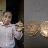 Yuwono warga Kabupaten Temanggung jual uang koin kuno 500 rupiah gambar melati seharga Rp15 juta per keping