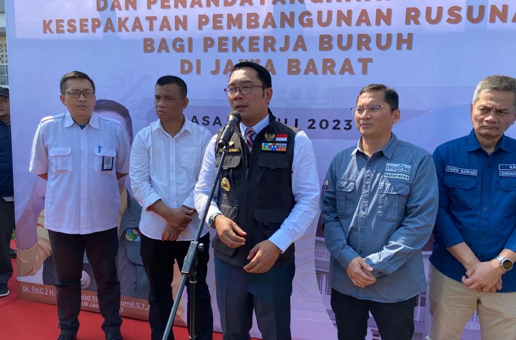 Ridwan Kamil meresmikan rusunawa di Cibatu Purwakarta