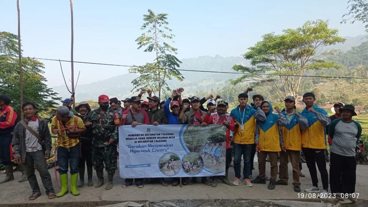 Forkopimcam Talegong dan Warga Ngarucuk Ciwaru untuk Atasi Ancaman Longsor