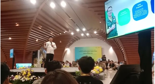 Gubernur Jabar Ridwan Kamil saat silaturahmi bersama Pimpinan Media yang tergabung dalam Serikat Perusahaan Pers (SPS) Jawa Barat di masjid Rayya Al Jabbar Kota Bandung, Sabtu 19 Agustus 2023.