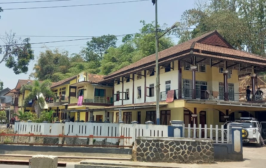 Pondok Pesantren Keresek Di Cibatu