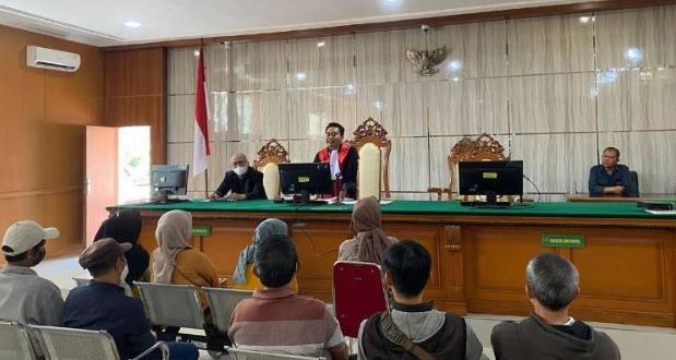 Jalani Sidang Tipiring, 10 Pelaku Buang Sampah Sembarangan di Kota Bandung di Tindak Tegas