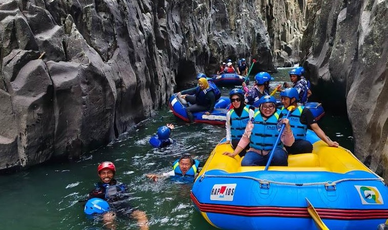 Tempat Wisata Leuwi Kanjeng Dalem Di Garut Jawa Barat, Dijamin Bikin Kamu Betah!