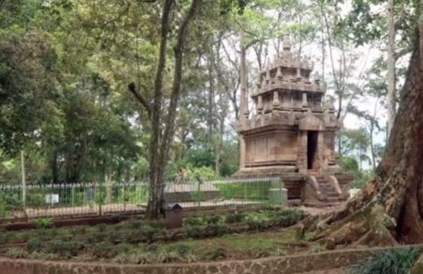 Populer di Garut, 5 Rekomendasi Tempat Ziarah Makam Leluhur