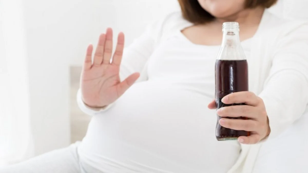 5 Minuman yang Tidak Boleh Dikonsumsi Ibu Hamil