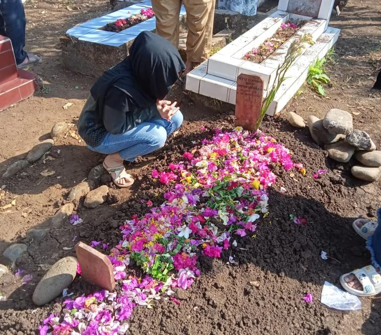 Hari Jumat yang Penuh Berkah! Merenung dalam Ziarah ke Makam sebagai Pintu Kebahagiaan