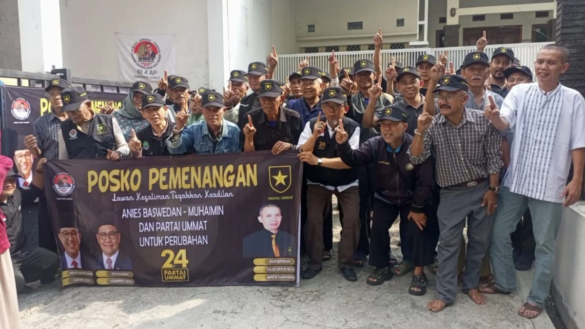 Suparman, Caleg DPR RI dari Partai Ummat No Urut 4, Dapil Jabar XI bersama para relawan di Garut