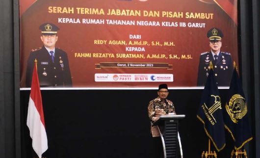 Helmi Budinam Hadiri Serah Terima Jabatan Karutan Kelas IIB Garut