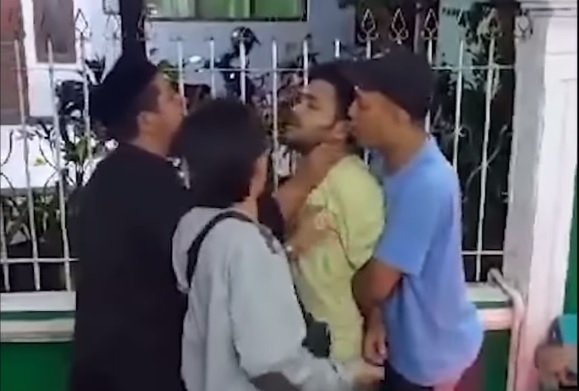 Viral! di Kramat Jati Seorang Pria Yang Serang Imam Mushola Karena Tak Suka Dengar Sholawat