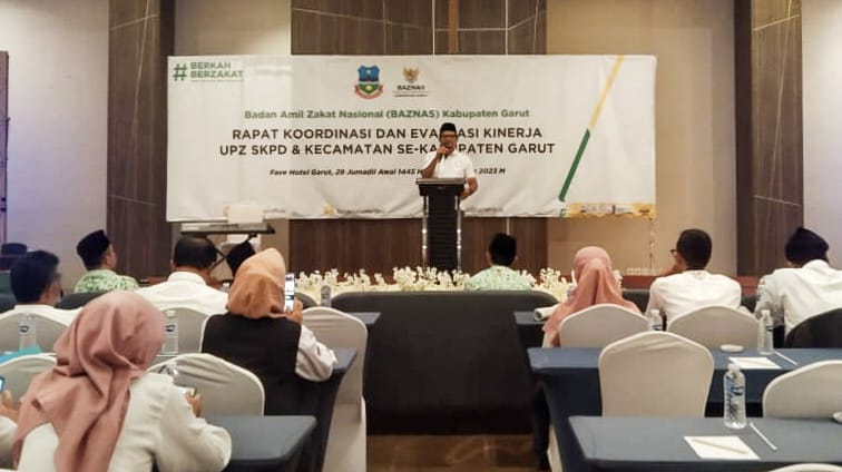 Helmi Budiman menyampaikan terima kasih kepada UPZ Baznas yang telah mengumpulkan sumbangan warga Garut untuk Membantu Palestina